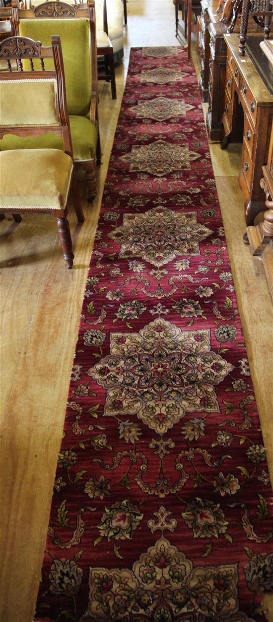 Wilton red ground runner